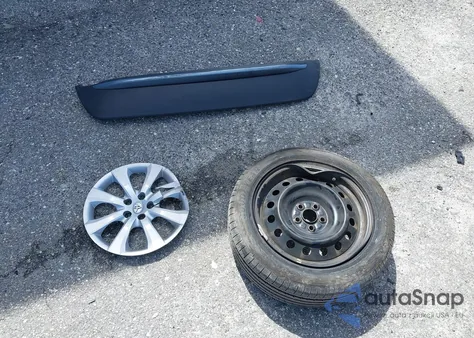 2020 Toyota Corolla Le z USA, uszkodzony, nr VIN 5YFEPRAE9LP026137